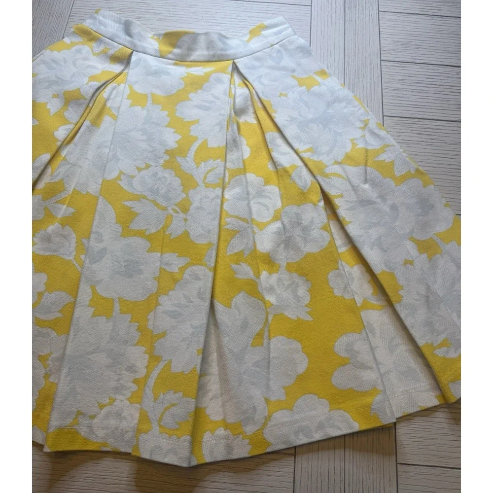 Top Shop Ladies A Line Knee Length Exposed Zipper Yellow Floral Print Skirt. Sz4